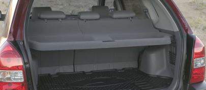 Hyundai Tucson (2005) - picture 15 of 27