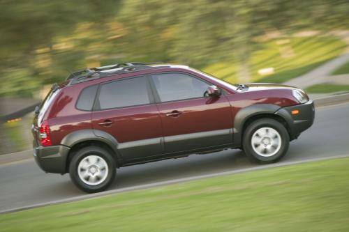 Hyundai Tucson (2005) - picture 8 of 27