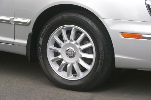 Hyundai XG350 (2005) - picture 8 of 12