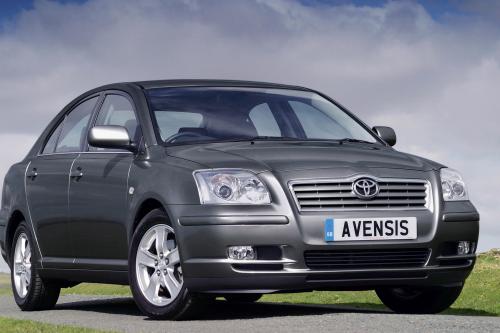 Toyota Avensis 2.2-litre D-4D (2005) - picture 1 of 6