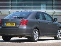 Toyota Avensis 2.2-litre D-4D (2005) - picture 5 of 6