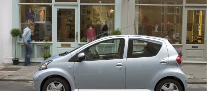Toyota Aygo (2005) - picture 12 of 34