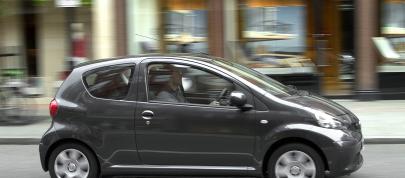 Toyota Aygo (2005) - picture 23 of 34