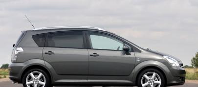 Toyota Verso D-4D (2005) - picture 7 of 13