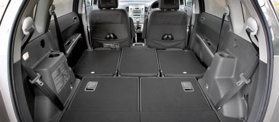 Toyota Verso D-4D (2005) - picture 12 of 13