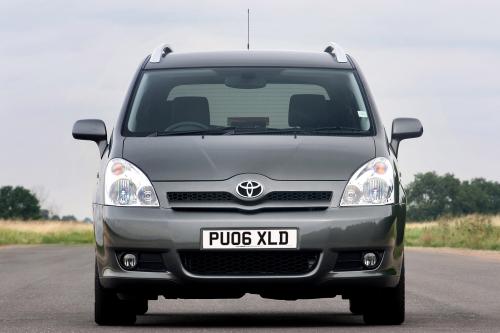 Toyota Verso D-4D (2005) - picture 1 of 13