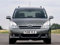 Toyota Verso D-4D (2005)