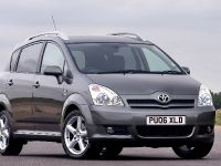 Toyota Verso D-4D (2005) - picture 2 of 13