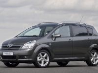 Toyota Verso D-4D (2005) - picture 5 of 13