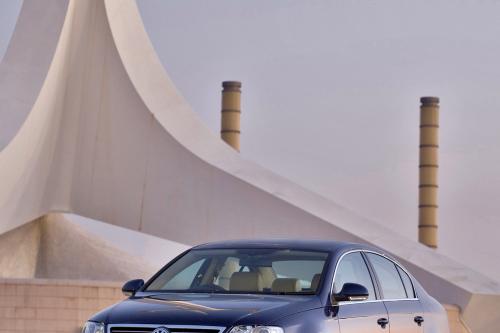 Volkswagen Passat (2005) - picture 8 of 11