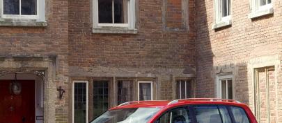 Volkswagen Touran (2005) - picture 4 of 5