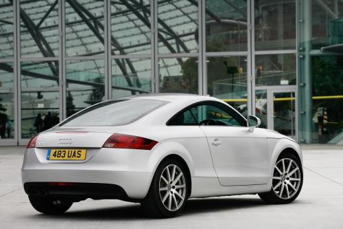 Audi TT Coupe 2.0 T FSi (2006) - picture 9 of 13