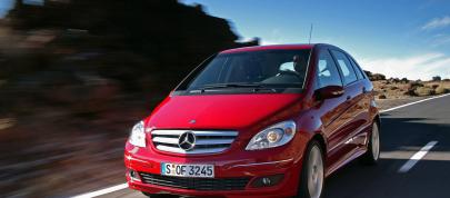 Mercedes-Benz B200 Turbo (2006) - picture 12 of 50