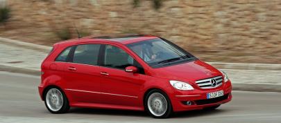 Mercedes-Benz B200 Turbo (2006) - picture 28 of 50