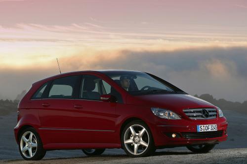 Mercedes-Benz B200 Turbo (2006) - picture 16 of 50
