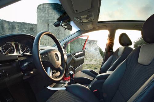 Mercedes-Benz B200 Turbo (2006) - picture 40 of 50