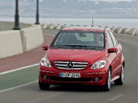 Mercedes-Benz B200 Turbo (2006) - picture 10 of 50