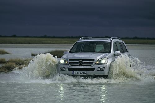 Mercedes-Benz GL-Class (2006) - picture 48 of 98