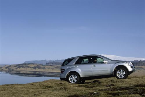 Mercedes-Benz ML420 CDI 4MATIC (2006) - picture 8 of 35