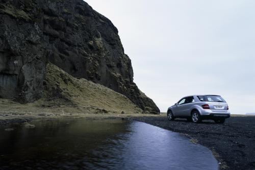 Mercedes-Benz ML420 CDI 4MATIC (2006) - picture 24 of 35