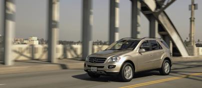 Mercedes-Benz ML500 (2006) - picture 4 of 33