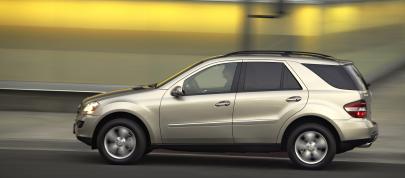 Mercedes-Benz ML500 (2006) - picture 20 of 33