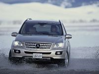 Mercedes-Benz ML500 (2006) - picture 14 of 33