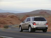 Mercedes-Benz ML500 (2006)