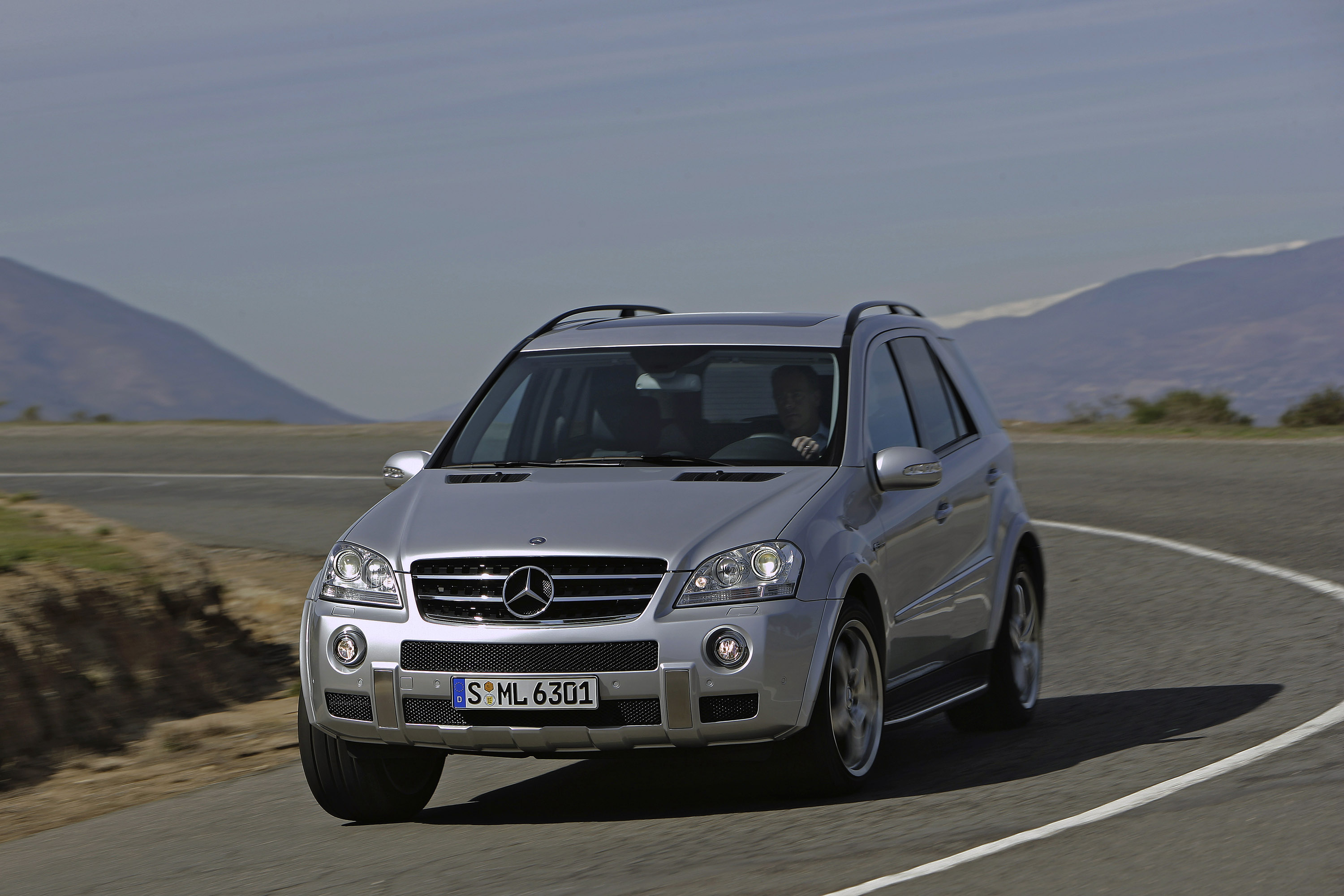 Mercedes-Benz ML63 AMG