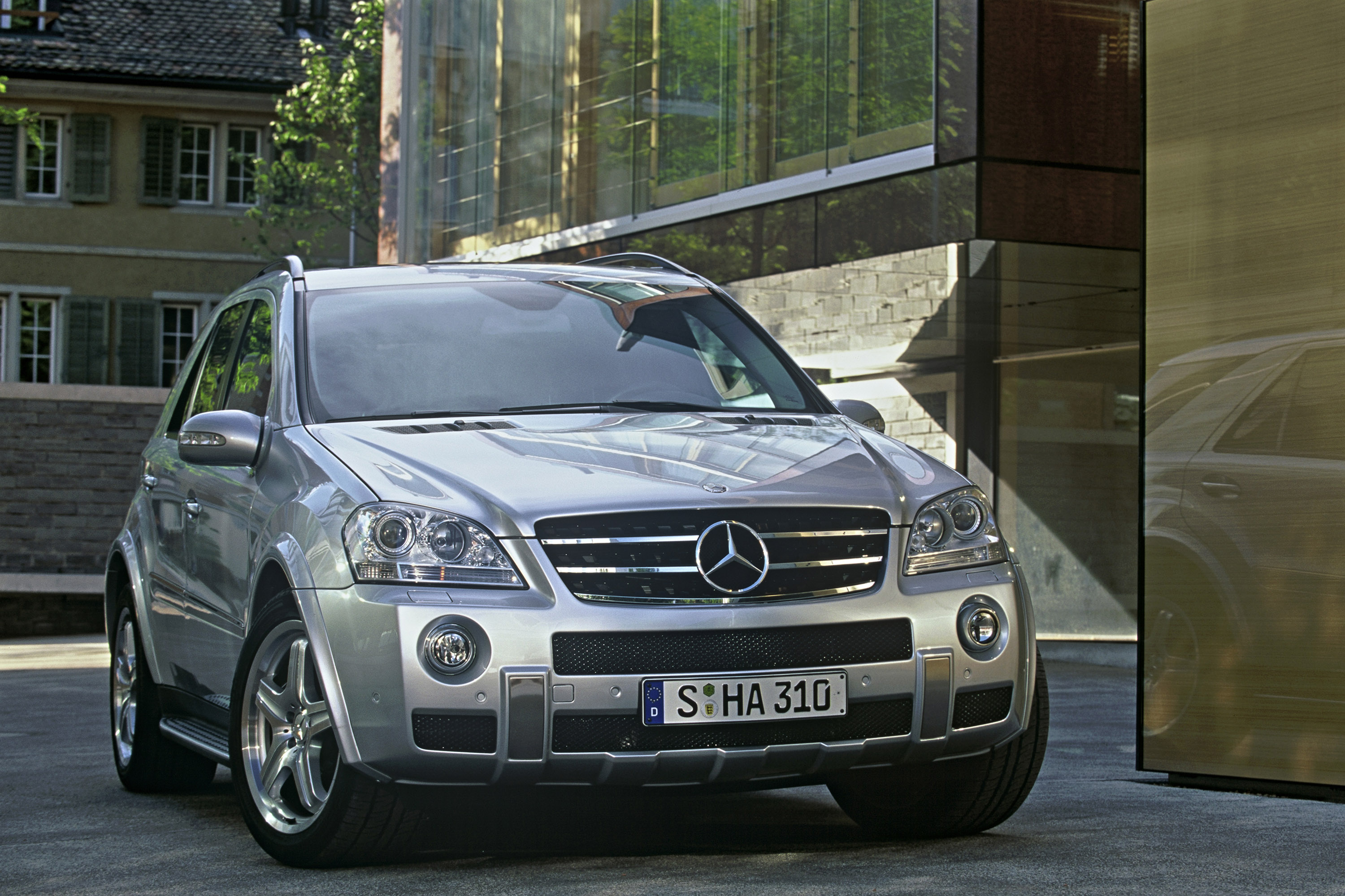 Mercedes-Benz ML63 AMG