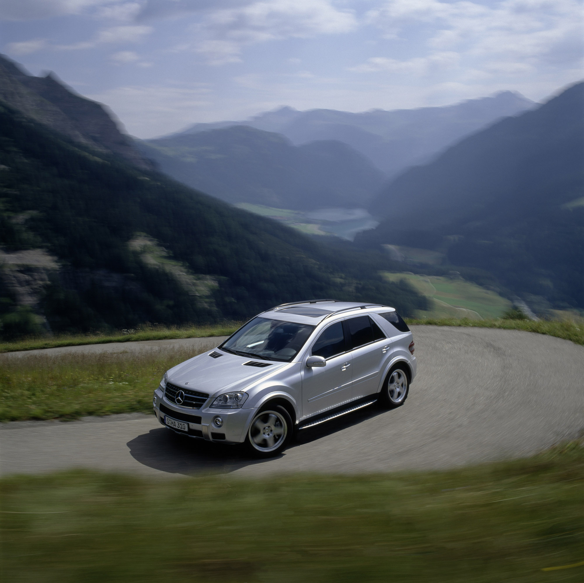 Mercedes-Benz ML63 AMG