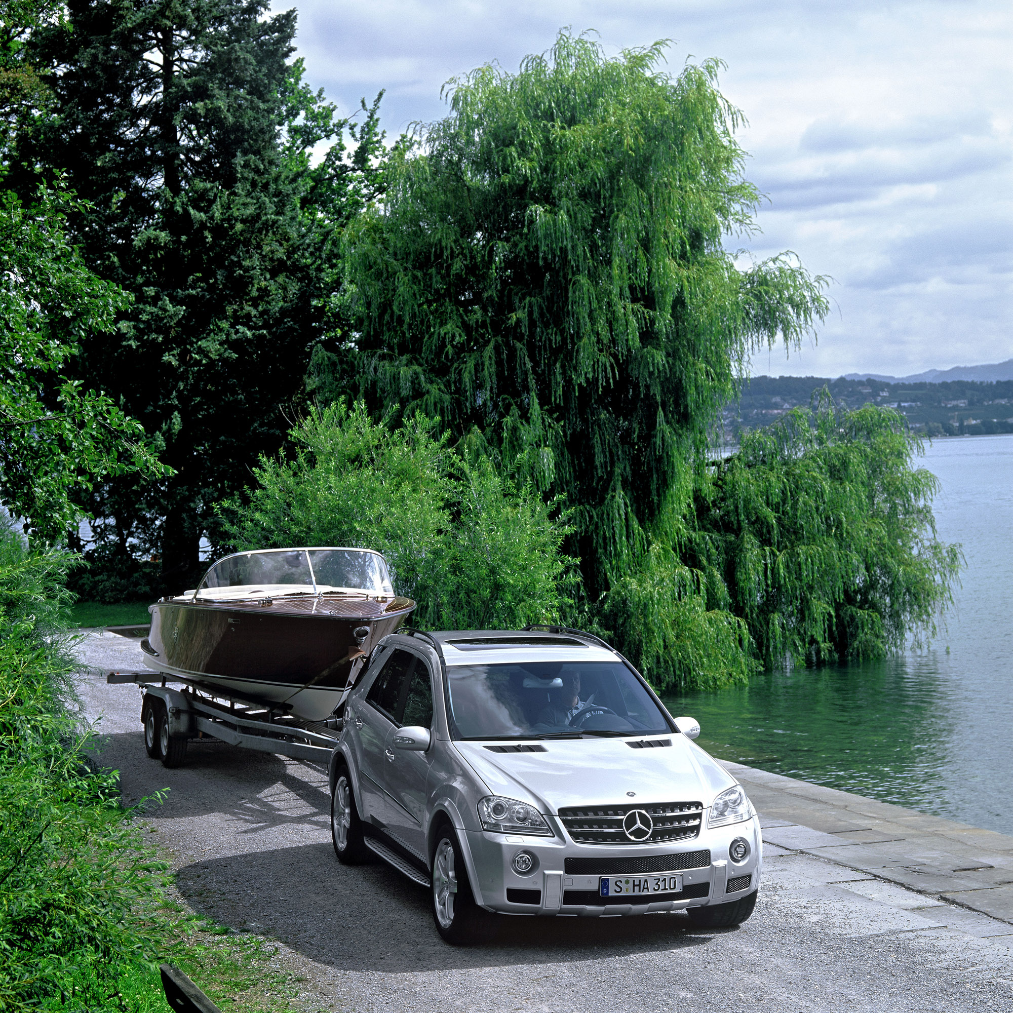 Mercedes-Benz ML63 AMG