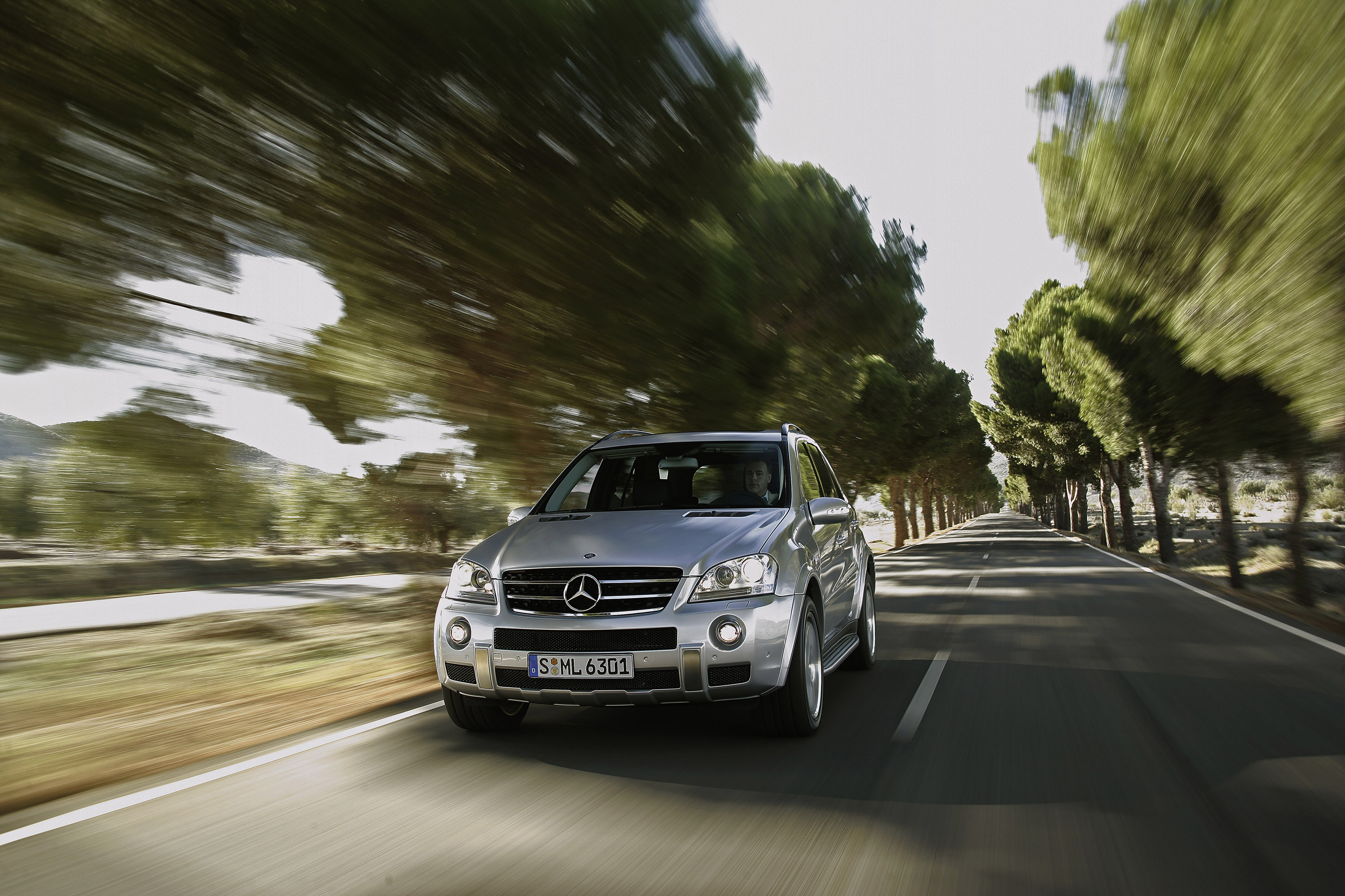 Mercedes-Benz ML63 AMG