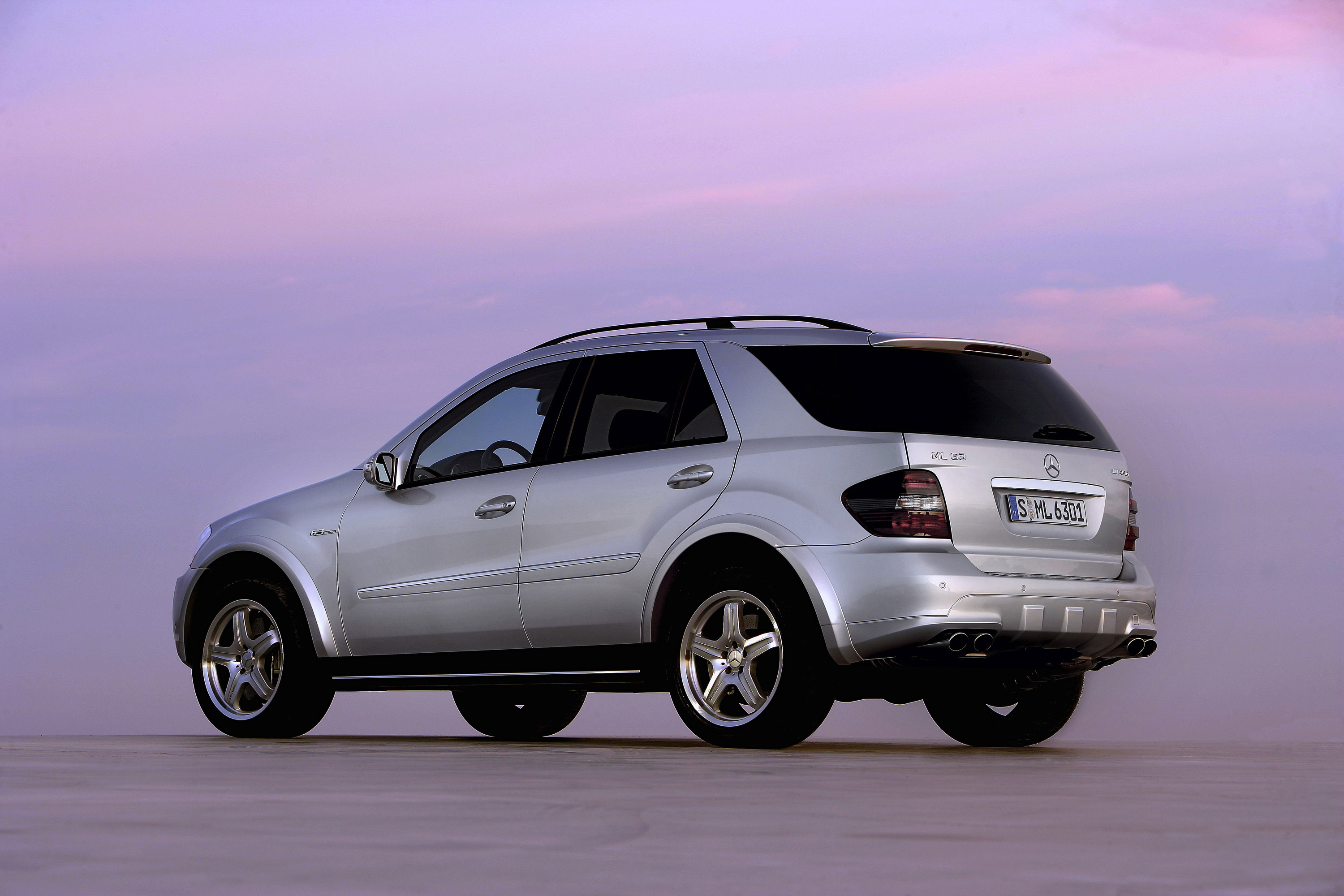 Mercedes-Benz ML63 AMG