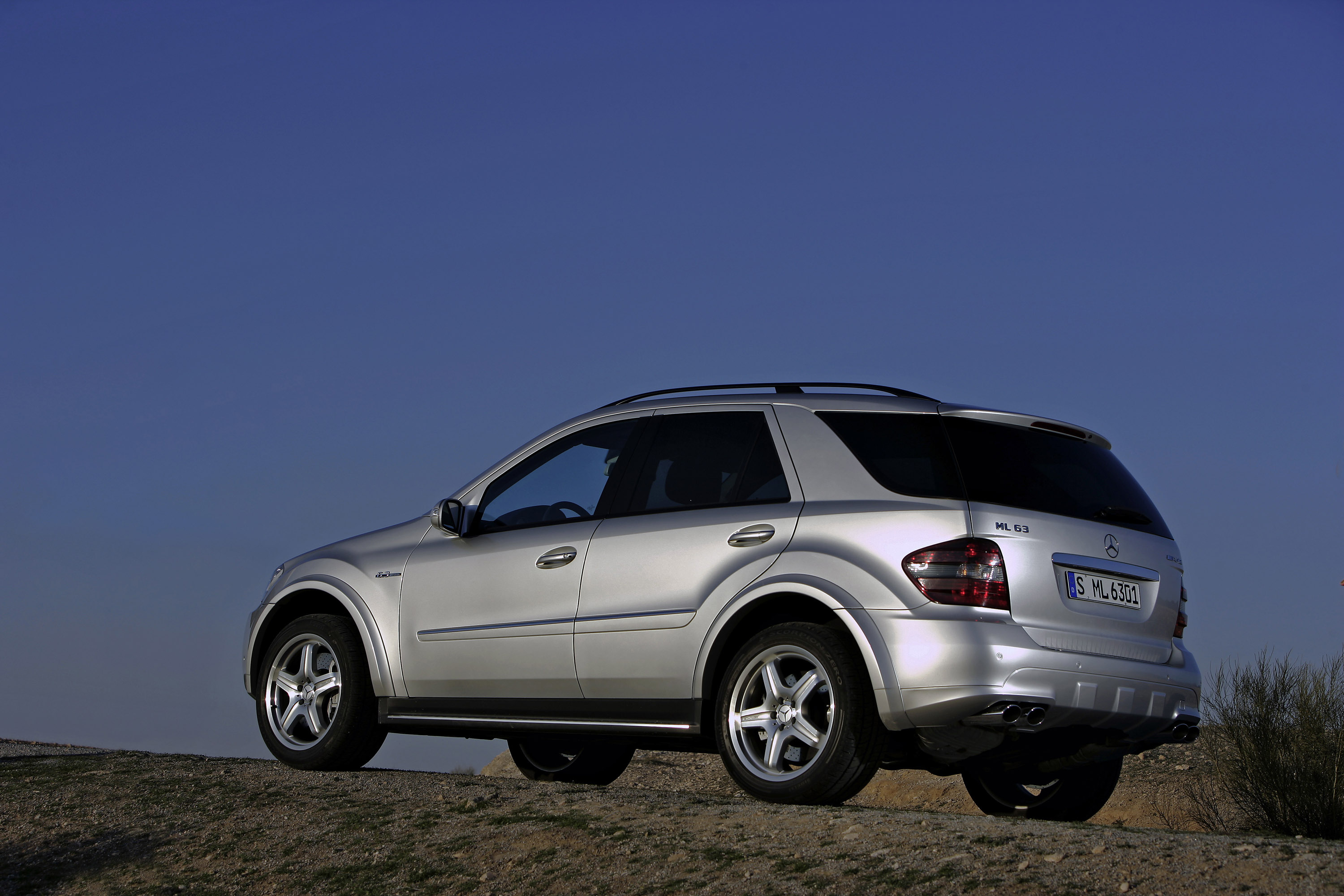 Mercedes-Benz ML63 AMG