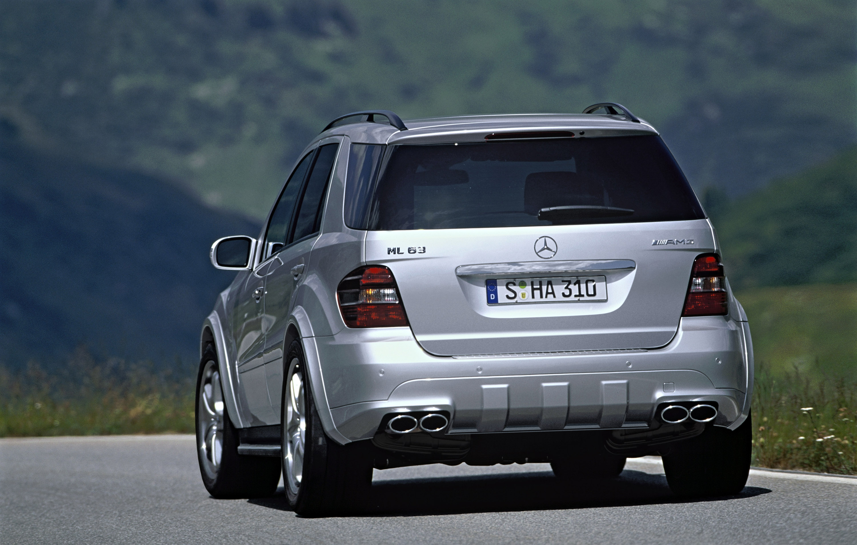 Mercedes-Benz ML63 AMG