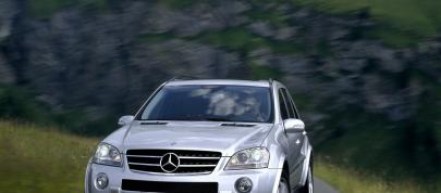 Mercedes-Benz ML63 AMG (2006) - picture 12 of 39
