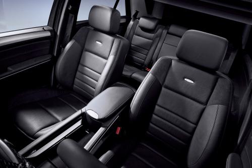 Mercedes-Benz ML63 AMG (2006) - picture 25 of 39