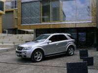 Mercedes-Benz ML63 AMG (2006) - picture 11 of 39