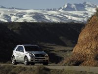 Mercedes-Benz ML63 AMG (2006)