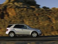 Mercedes-Benz ML63 AMG (2006) - picture 21 of 39
