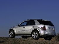 Mercedes-Benz ML63 AMG (2006)