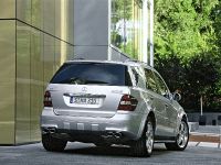 Mercedes-Benz ML63 AMG (2006)
