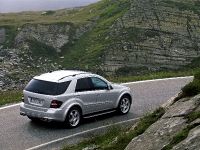 Mercedes-Benz ML63 AMG (2006) - picture 34 of 39