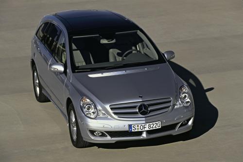 Mercedes-Benz R500 (2006) - picture 1 of 45