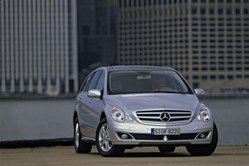 Mercedes-Benz R500 (2006) - picture 16 of 45