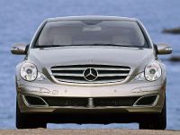 Mercedes-Benz R500 (2006) - picture 2 of 45