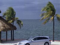 Mercedes-Benz R500 (2006) - picture 11 of 45