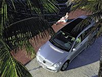 Mercedes-Benz R500 (2006) - picture 43 of 45