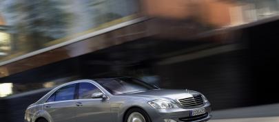 Mercedes-Benz S-Class (2006) - picture 36 of 93